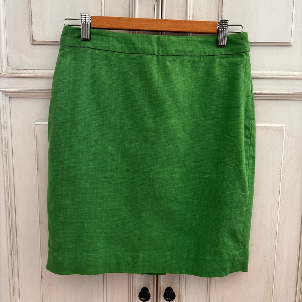 Beautiful bright green Banana Republic mini skirt